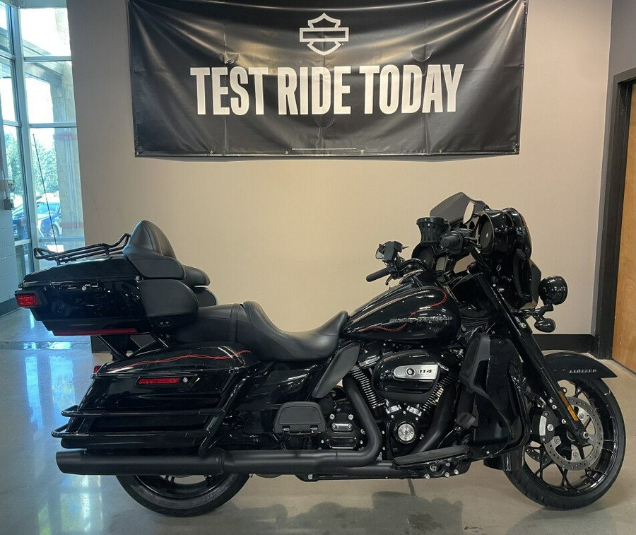 2021 Harley-Davidson® Ultra Limited Vivid Black
