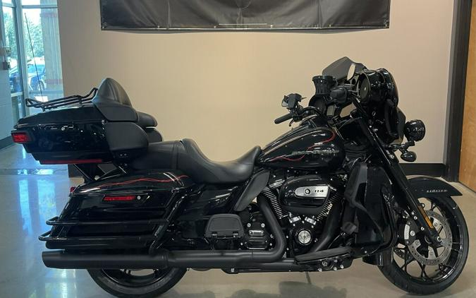 2021 Harley-Davidson® Ultra Limited Vivid Black