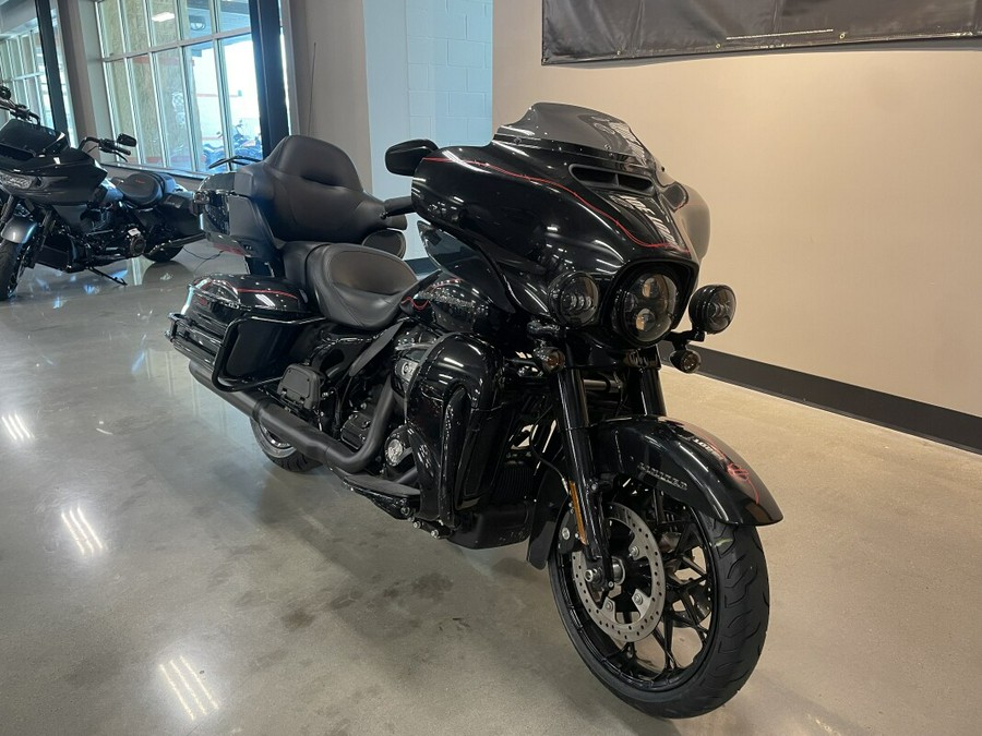 2021 Harley-Davidson® Ultra Limited Vivid Black
