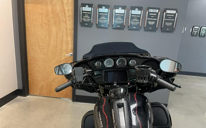 2021 Harley-Davidson® Ultra Limited Vivid Black