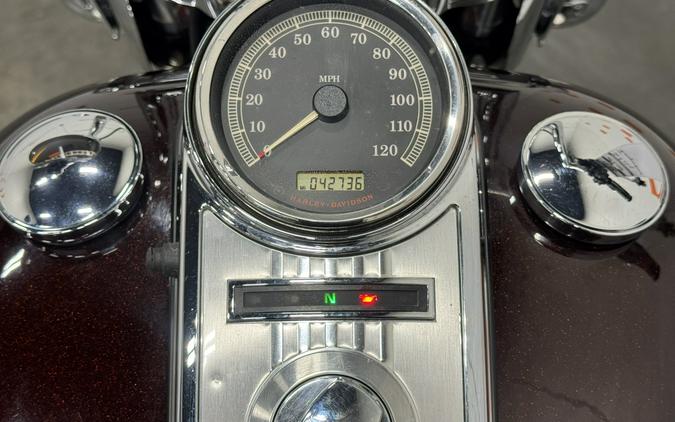 2010 HARLEY DAVIDSON ROAD KING CLASSIC