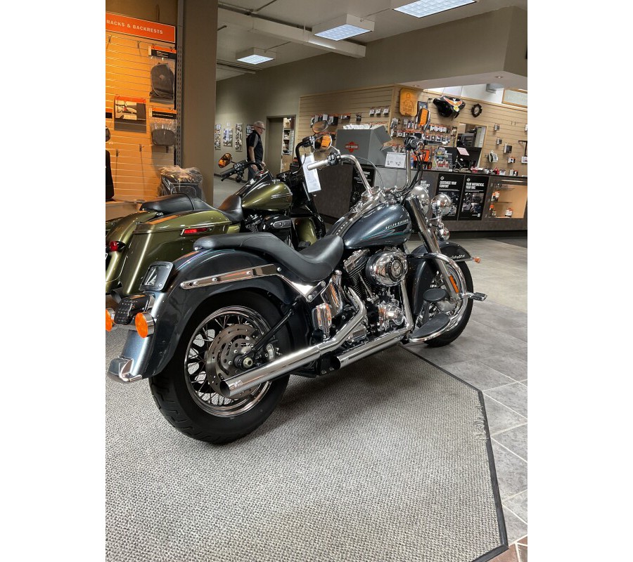 2015 Harley-Davidson® Heritage Softail® Classic Custom Colour Black Magic