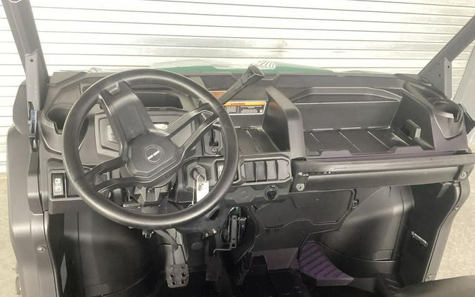 2025 Can-Am Defender MAX HD7