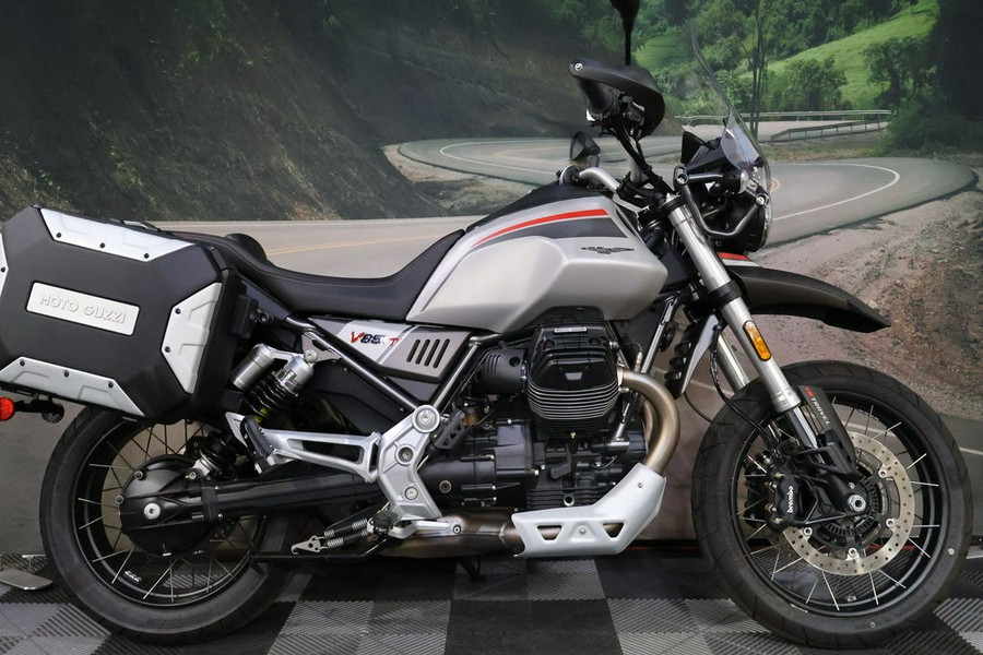 2022 Moto Guzzi V85 TT Travel E5