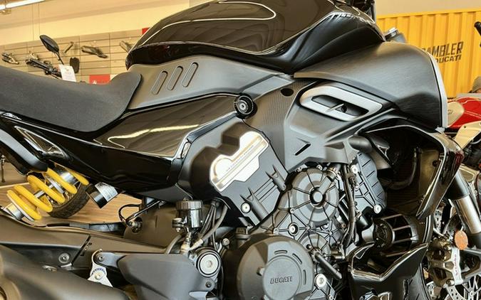 2024 Ducati Diavel V4 Black