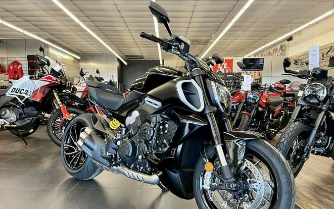 2024 Ducati Diavel V4 Black