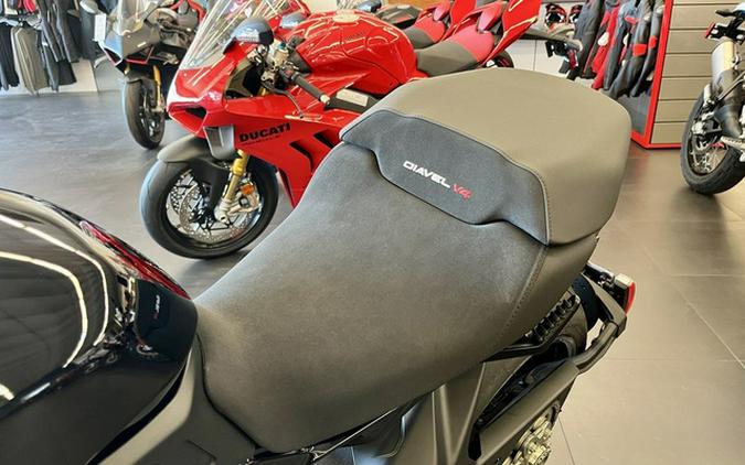 2024 Ducati Diavel V4 Black