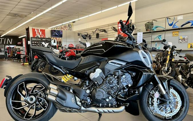 2024 Ducati Diavel V4 Black