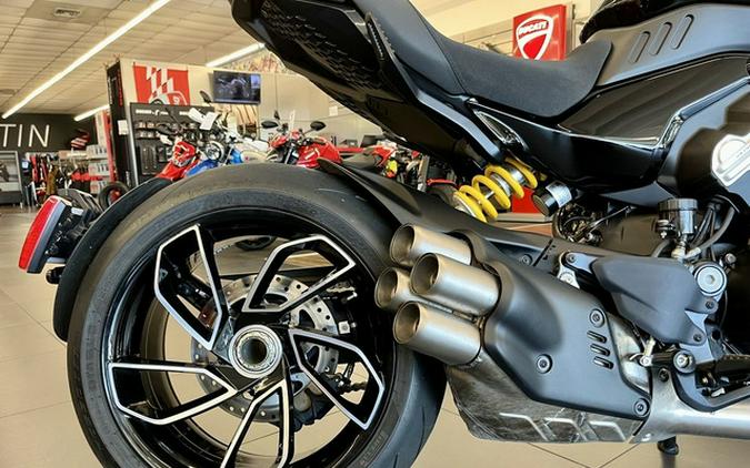 2024 Ducati Diavel V4 Black