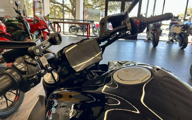 2024 Ducati Diavel V4 Black