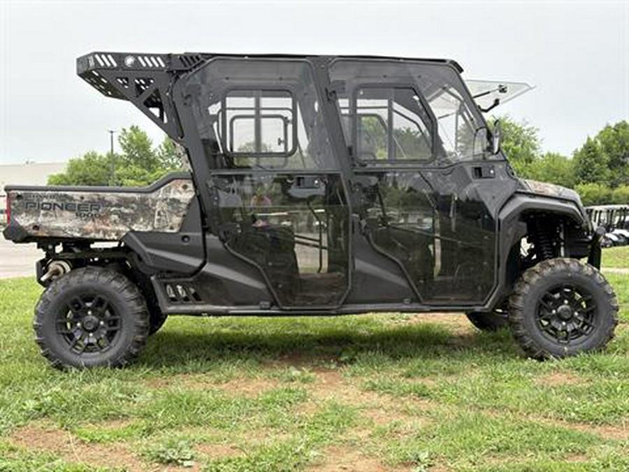 2025 Honda Pioneer 1000-6 Deluxe Crew