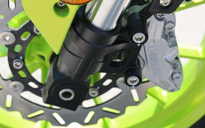 2024 Benelli 302S