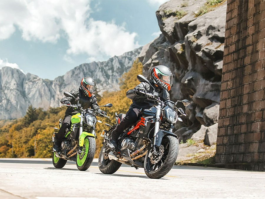2024 Benelli 302S