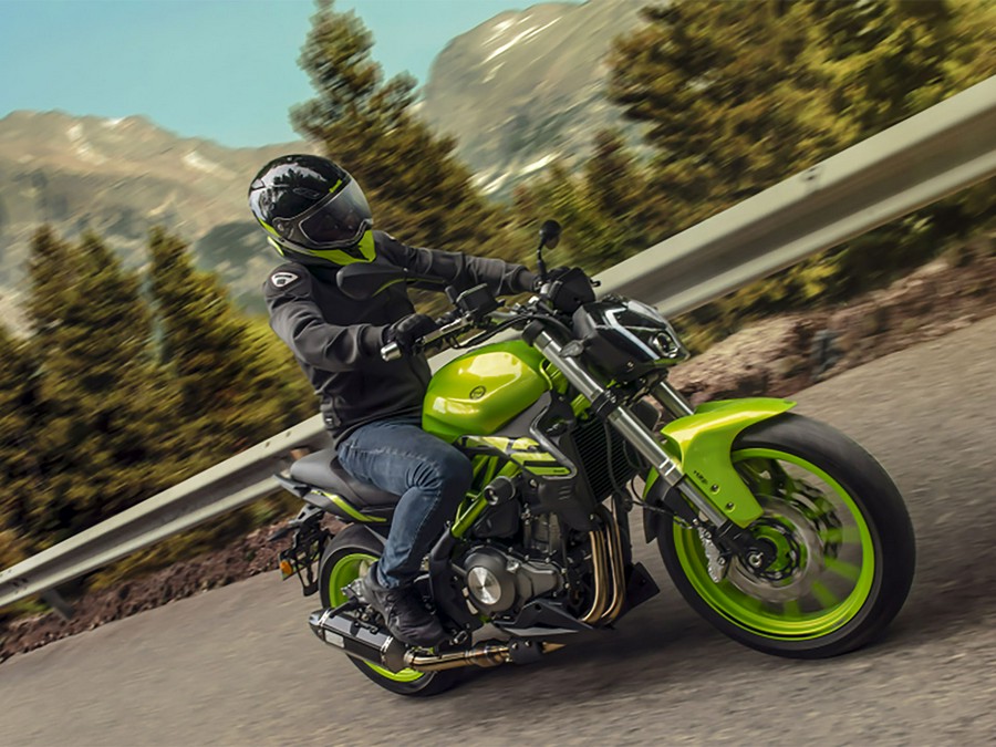 2024 Benelli 302S