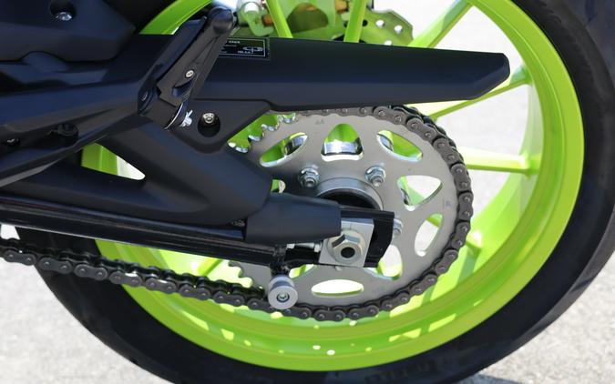 2024 Benelli 302S