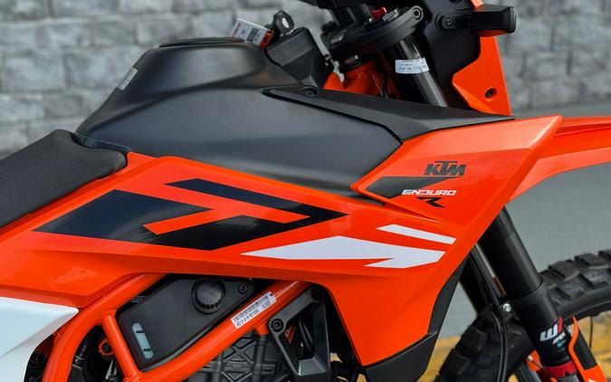 2025 KTM 390 Enduro R