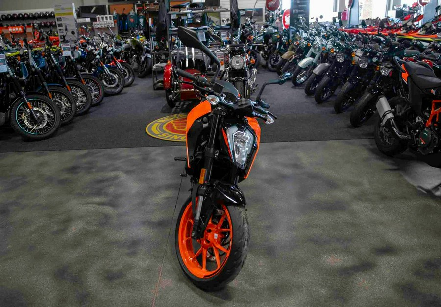 2023 KTM 200 Duke