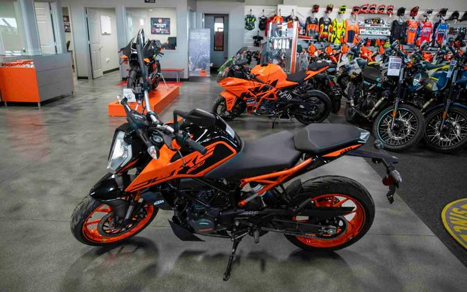 2023 KTM 200 Duke