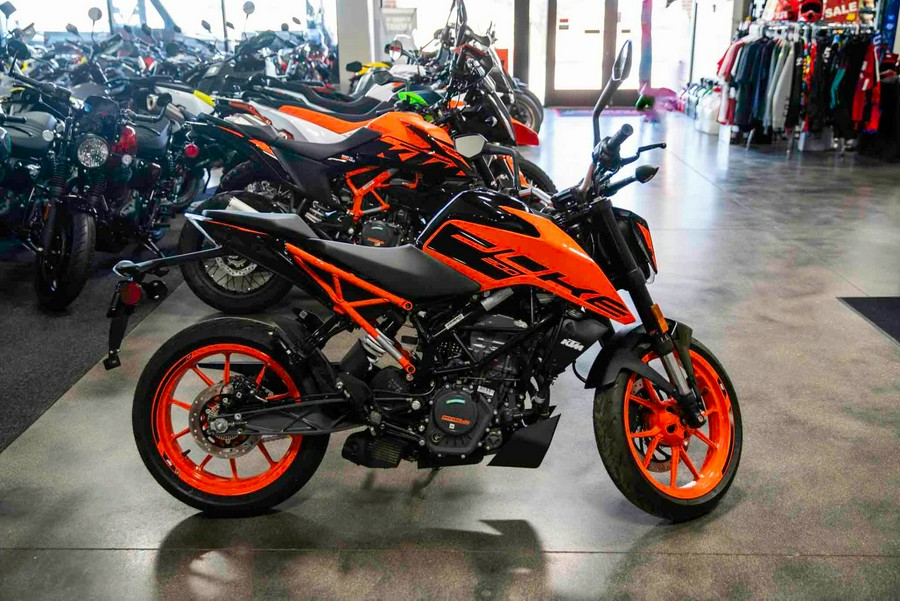 2023 KTM 200 Duke