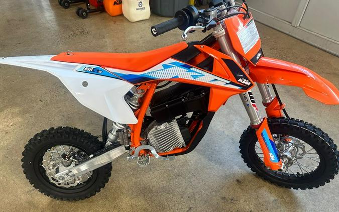 2023 KTM SX-E 3 First Look [Just In Time For Christmas]