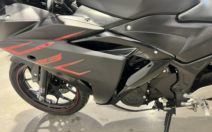 2017 Yamaha YZF-R3 Matte Black