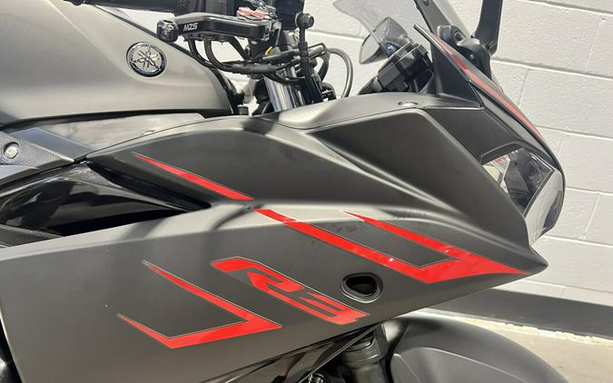 2017 Yamaha YZF-R3 Matte Black