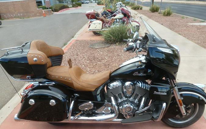 2016 Indian Motorcycle® Roadmaster® Thunder Black