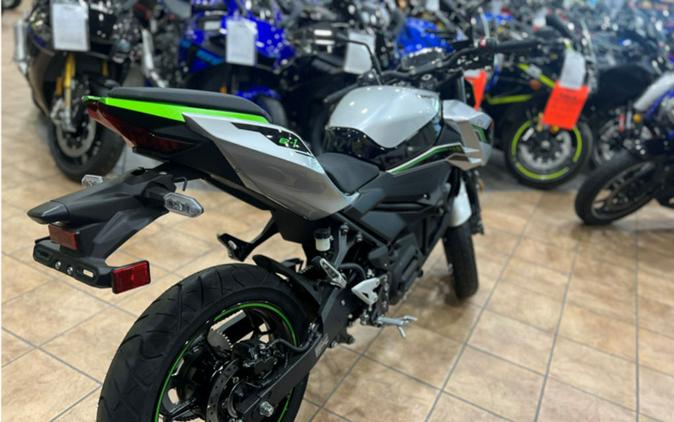 2024 Kawasaki Z e-1 ABS