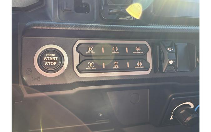 2026 Can-Am DEFENDER LIMITED HD11