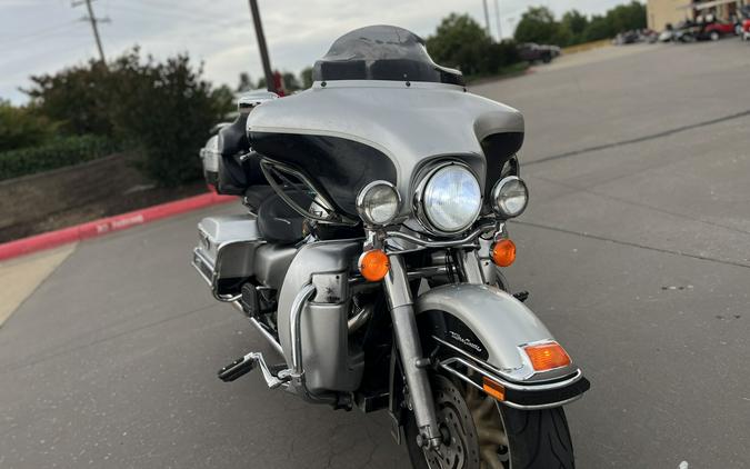 2003 Harley-Davidson® FLHTCUI Electra Glide® Ultra Classic® SILVER/BLACK 608172