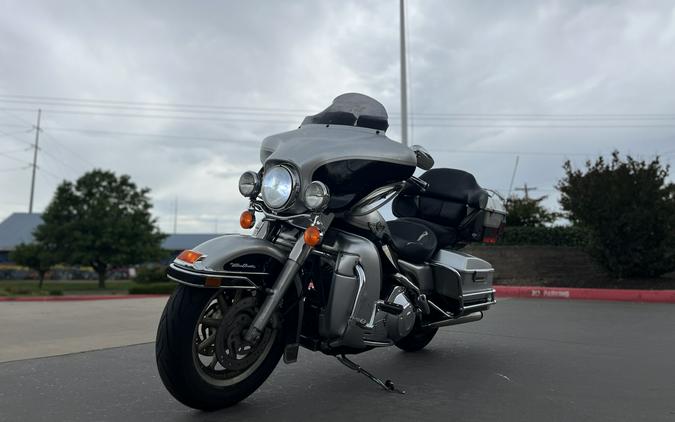 2003 Harley-Davidson® FLHTCUI Electra Glide® Ultra Classic® SILVER/BLACK 608172