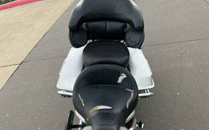 2003 Harley-Davidson® FLHTCUI Electra Glide® Ultra Classic® SILVER/BLACK 608172