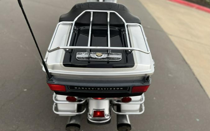 2003 Harley-Davidson® FLHTCUI Electra Glide® Ultra Classic® SILVER/BLACK 608172
