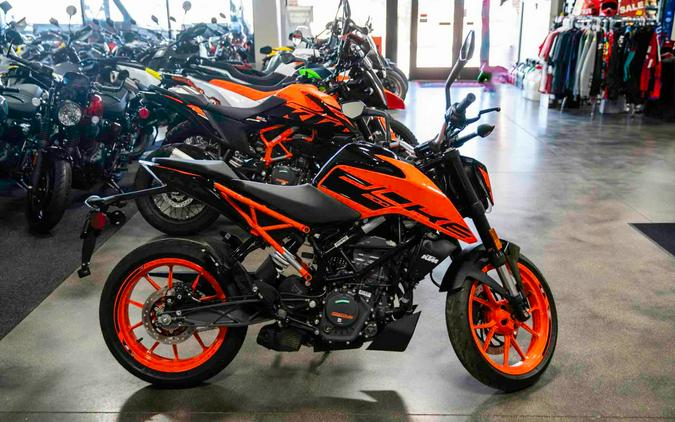 2023 KTM 200 Duke