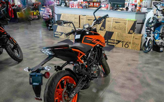 2023 KTM 200 Duke