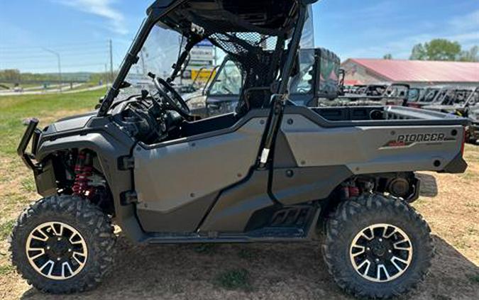 2017 Honda Pioneer 1000 LE