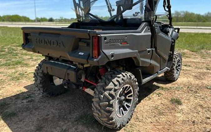 2017 Honda Pioneer 1000 LE