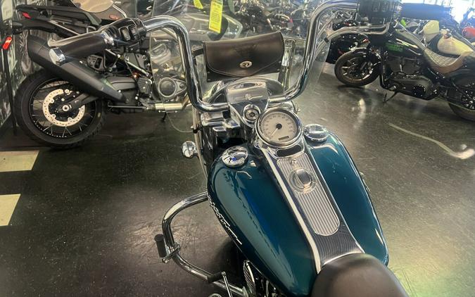 2004 Harley-Davidson Road King® Custom Billiard Teal FLHRS