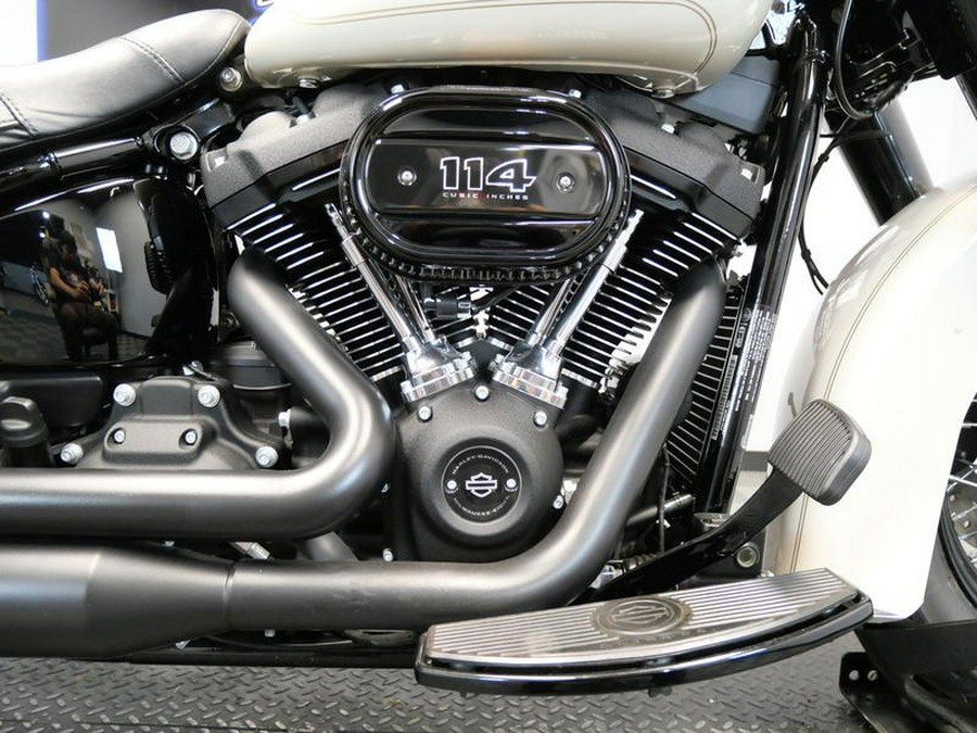 2022 Harley-Davidson® FLHCS - Heritage Classic 114