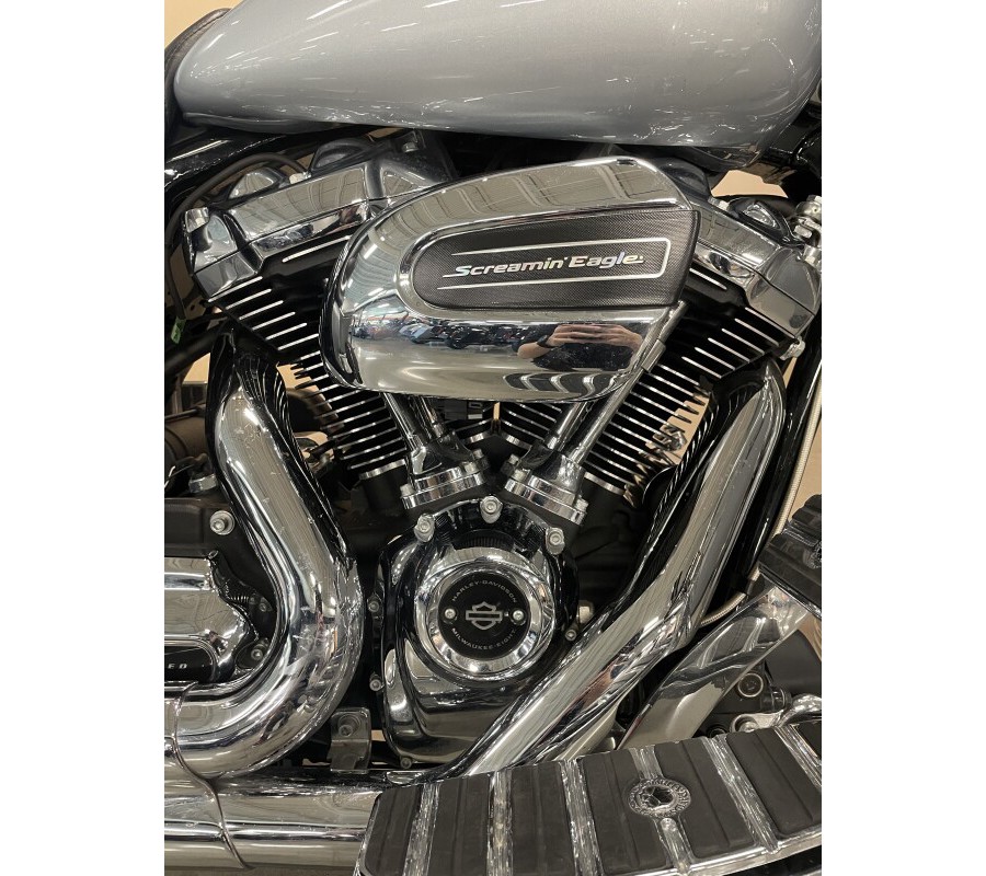 2019 Harley-Davidson® Road King® Barracuda Silver