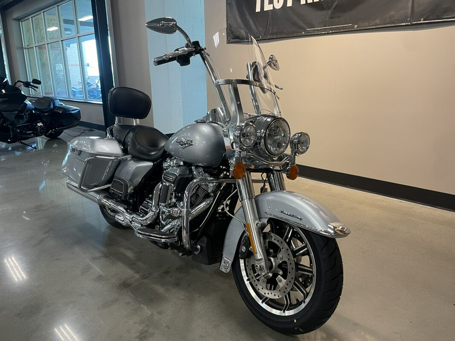 2019 Harley-Davidson® Road King® Barracuda Silver