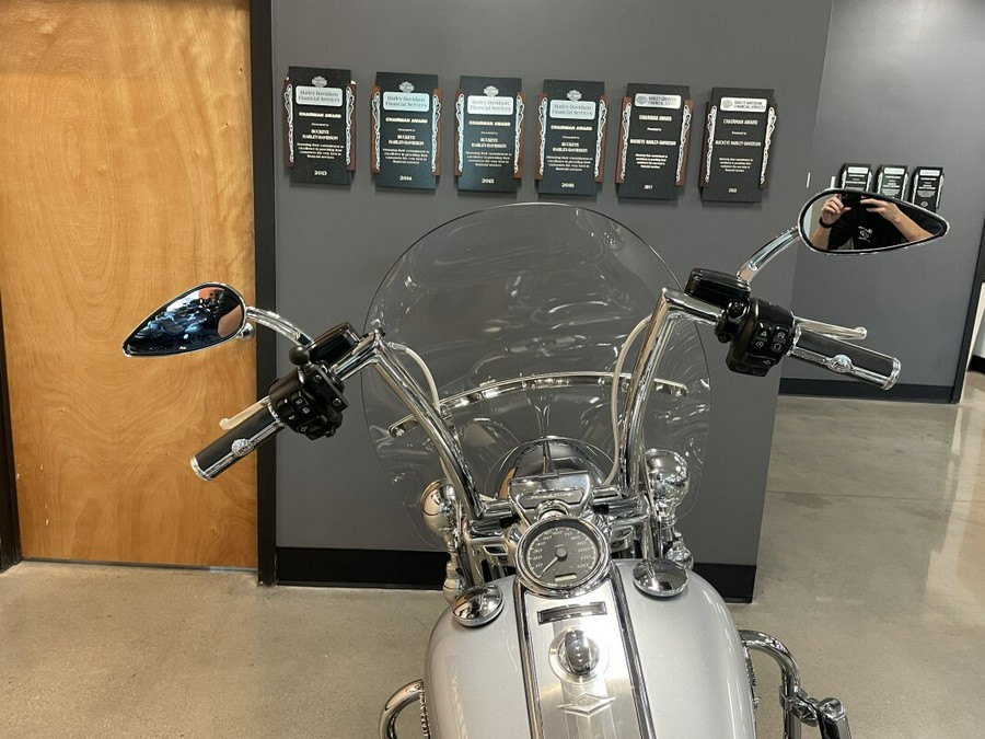 2019 Harley-Davidson® Road King® Barracuda Silver