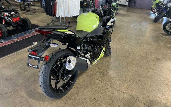 2026 Kawasaki Ninja 500 ABS Metallic Yellowish Green/Ebony