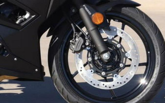 2026 Kawasaki Ninja 500 ABS Metallic Yellowish Green/Ebony