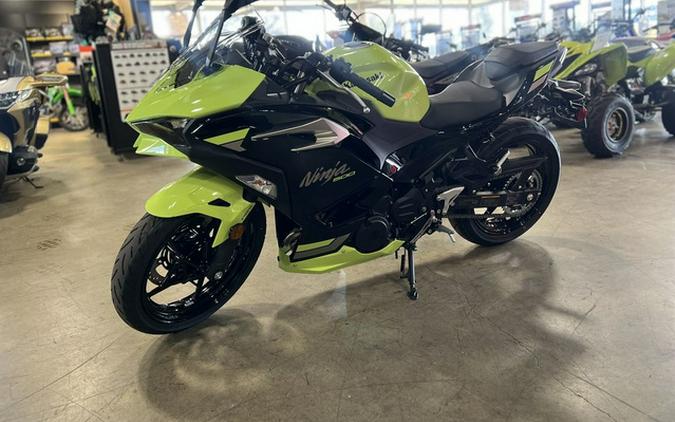 2026 Kawasaki Ninja 500 ABS Metallic Yellowish Green/Ebony