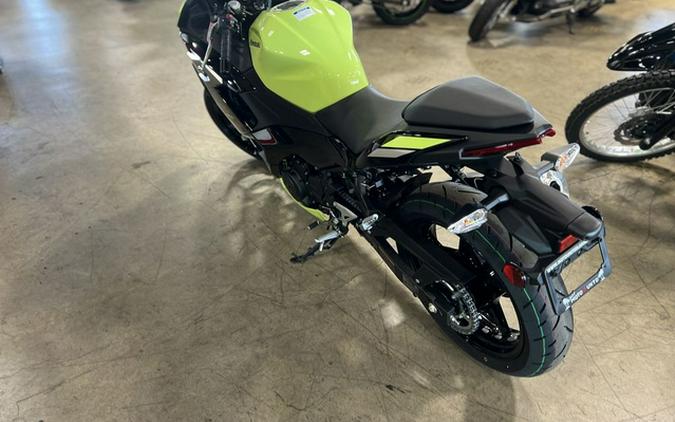 2026 Kawasaki Ninja 500 ABS Metallic Yellowish Green/Ebony