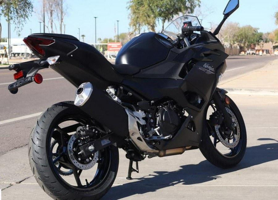 2026 Kawasaki Ninja 500 ABS Metallic Yellowish Green/Ebony