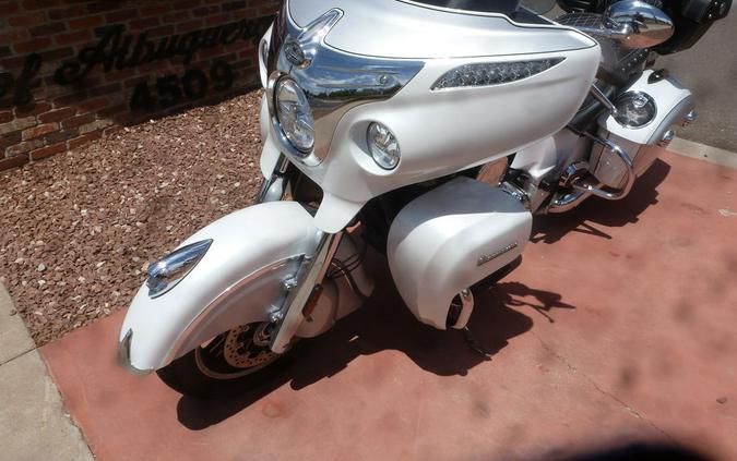 2018 Indian Motorcycle® Roadmaster® ABS Pearl White over Star Silver