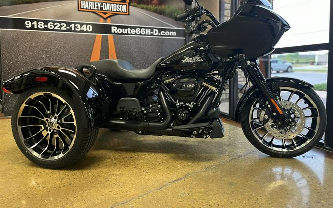 2024 Harley-Davidson Road Glide 3 VIVID BLACK W/ PINSTRIPE