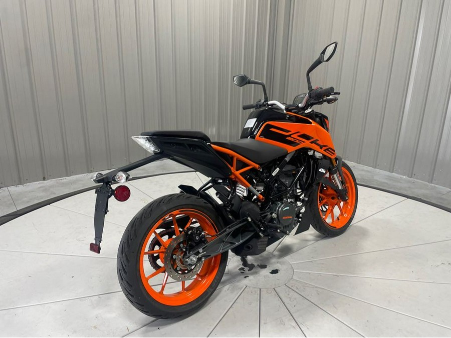 2023 KTM 200 DUKE